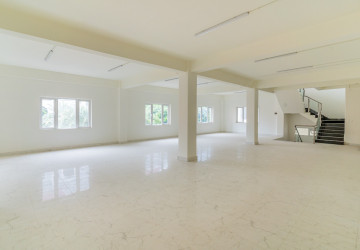 357 Sqm Commercial Villa and 4 Storey Building For Rent - Tonle Bassac, Phnom Penh thumbnail