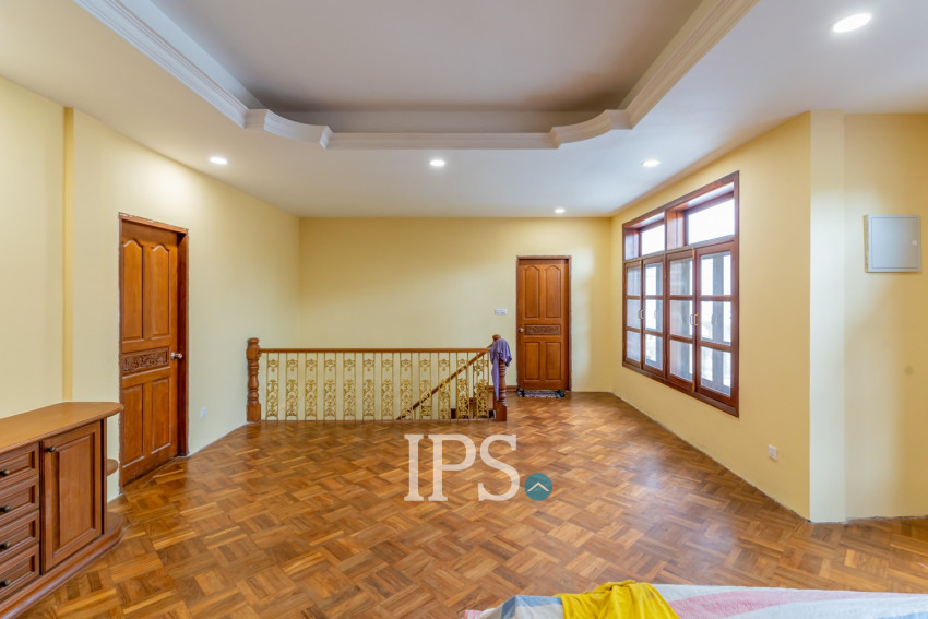 357 Sqm Commercial Villa and 4 Storey Building For Rent - Tonle Bassac, Phnom Penh