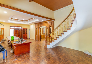 357 Sqm Commercial Villa and 4 Storey Building For Rent - Tonle Bassac, Phnom Penh thumbnail