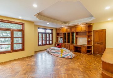 357 Sqm Commercial Villa and 4 Storey Building For Rent - Tonle Bassac, Phnom Penh thumbnail