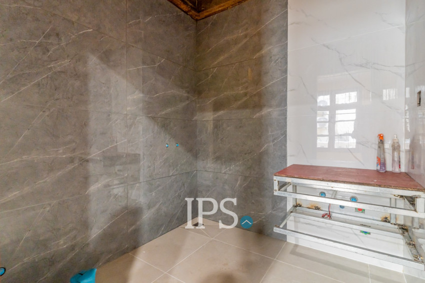 357 Sqm Commercial Villa and 4 Storey Building For Rent - Tonle Bassac, Phnom Penh