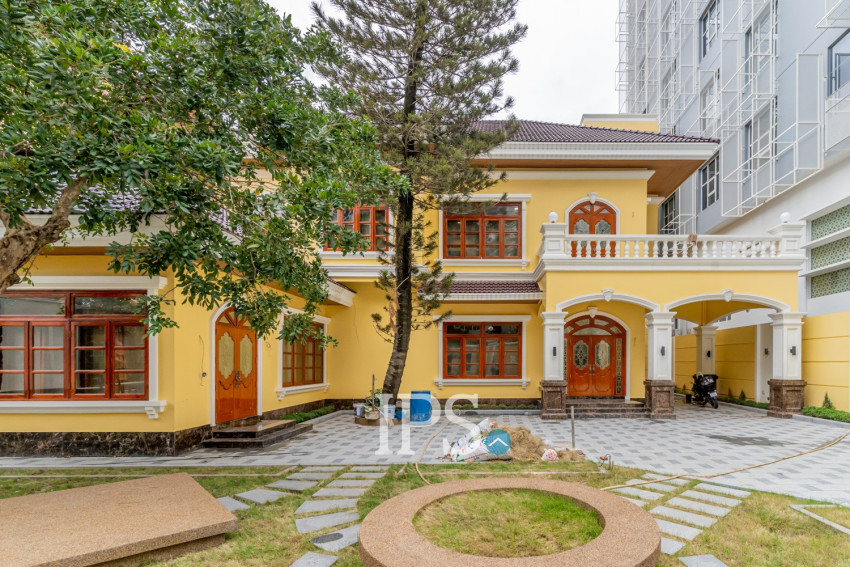 357 Sqm Commercial Villa and 4 Storey Building For Rent - Tonle Bassac, Phnom Penh