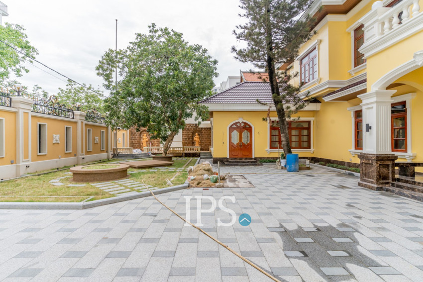 357 Sqm Commercial Villa and 4 Storey Building For Rent - Tonle Bassac, Phnom Penh
