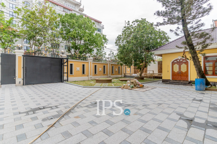357 Sqm Commercial Villa and 4 Storey Building For Rent - Tonle Bassac, Phnom Penh