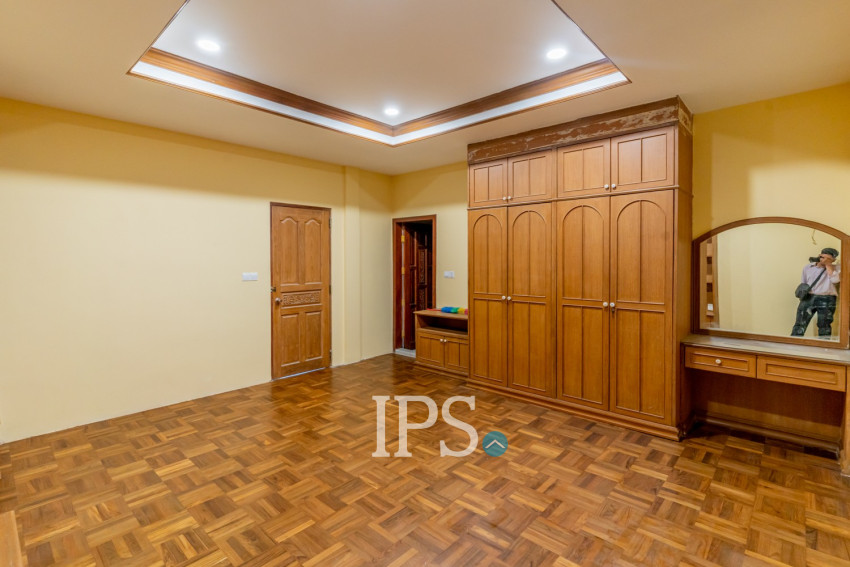 357 Sqm Commercial Villa and 4 Storey Building For Rent - Tonle Bassac, Phnom Penh