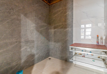 357 Sqm Commercial Villa and 4 Storey Building For Rent - Tonle Bassac, Phnom Penh thumbnail