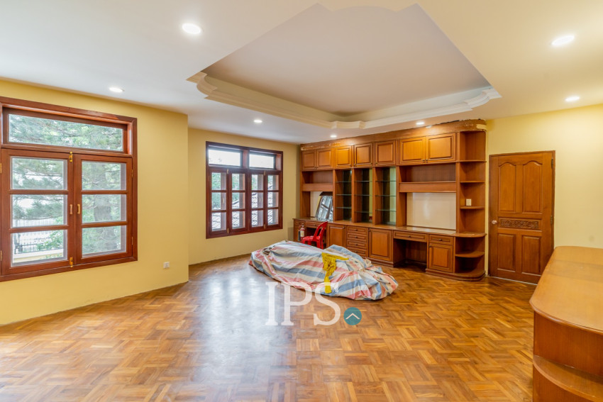 357 Sqm Commercial Villa and 4 Storey Building For Rent - Tonle Bassac, Phnom Penh