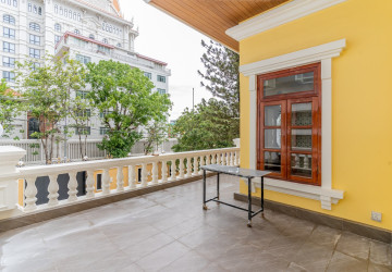 357 Sqm Commercial Villa and 4 Storey Building For Rent - Tonle Bassac, Phnom Penh thumbnail