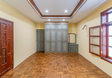 357 Sqm Commercial Villa and 4 Storey Building For Rent - Tonle Bassac, Phnom Penh thumbnail