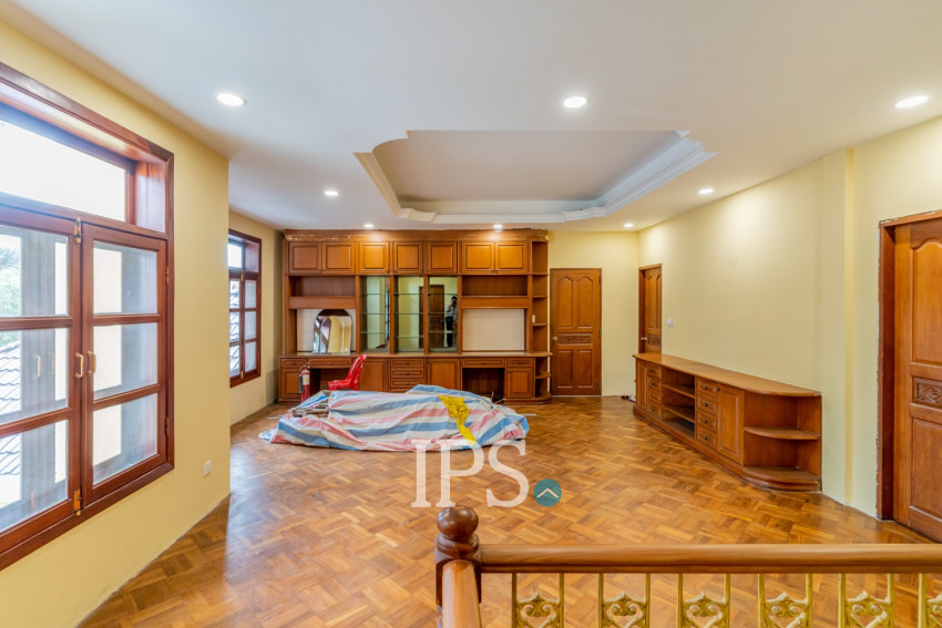 357 Sqm Commercial Villa and 4 Storey Building For Rent - Tonle Bassac, Phnom Penh