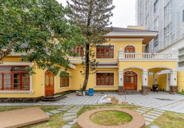 357 Sqm Commercial Villa and 4 Storey Building For Rent - Tonle Bassac, Phnom Penh thumbnail