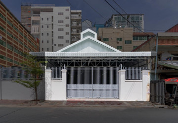374 Sqm Warehouse For Rent - BKK2, Phnom Penh thumbnail