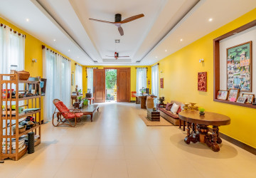 8 Room Commercial Villa For Rent - Phsar Derm Tkov, Phnom Penh thumbnail