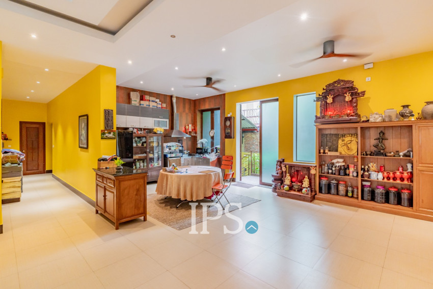 8 Room Commercial Villa For Rent - Phsar Derm Tkov, Phnom Penh