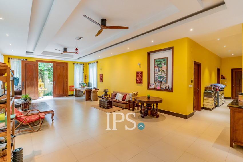 8 Room Commercial Villa For Rent - Phsar Derm Tkov, Phnom Penh