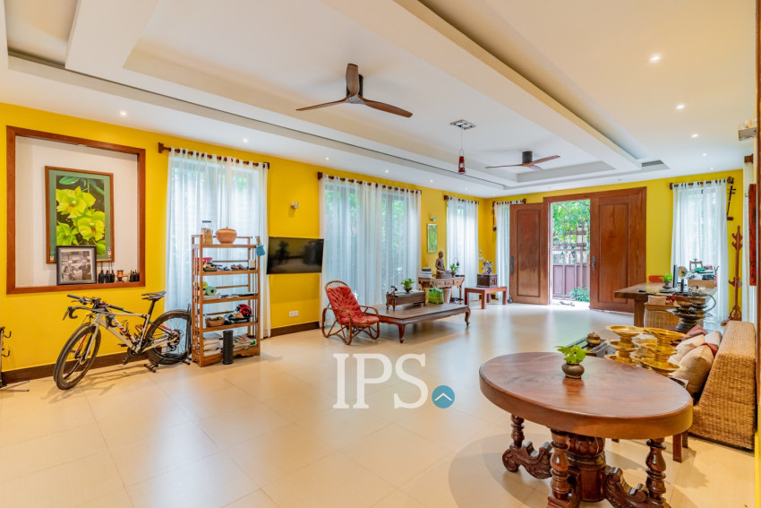 8 Room Commercial Villa For Rent - Phsar Derm Tkov, Phnom Penh