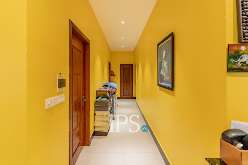 8 Room Commercial Villa For Rent - Phsar Derm Tkov, Phnom Penh