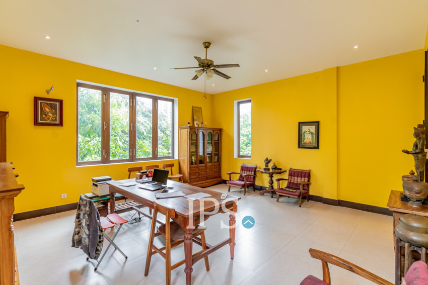 8 Room Commercial Villa For Rent - Phsar Derm Tkov, Phnom Penh