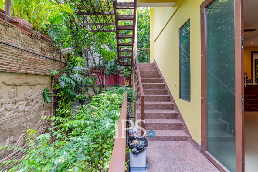 8 Room Commercial Villa For Rent - Phsar Derm Tkov, Phnom Penh