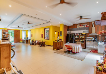 8 Room Commercial Villa For Rent - Phsar Derm Tkov, Phnom Penh thumbnail