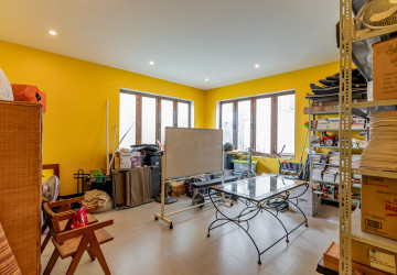 8 Room Commercial Villa For Rent - Phsar Derm Tkov, Phnom Penh thumbnail