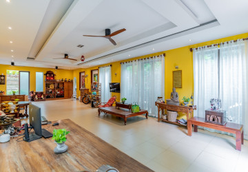 8 Room Commercial Villa For Rent - Phsar Derm Tkov, Phnom Penh thumbnail