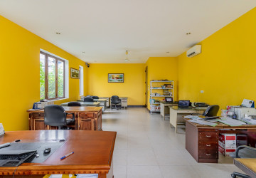 8 Room Commercial Villa For Rent - Phsar Derm Tkov, Phnom Penh thumbnail