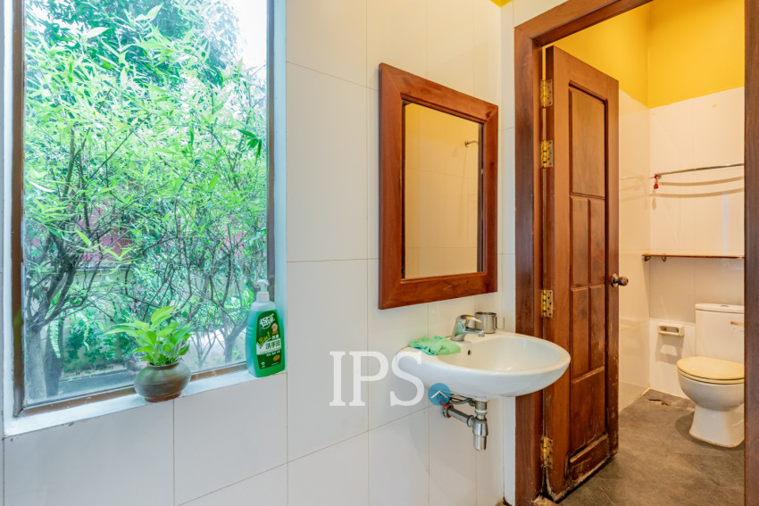 8 Room Commercial Villa For Rent - Phsar Derm Tkov, Phnom Penh