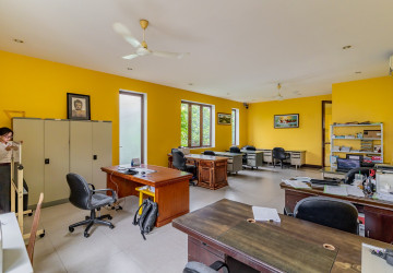 8 Room Commercial Villa For Rent - Phsar Derm Tkov, Phnom Penh thumbnail