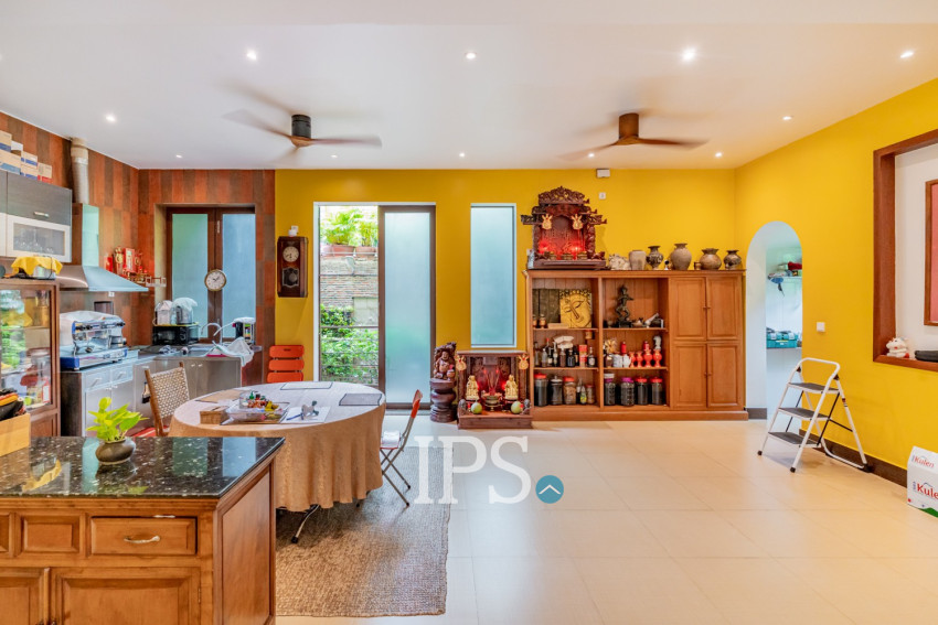 8 Room Commercial Villa For Rent - Phsar Derm Tkov, Phnom Penh