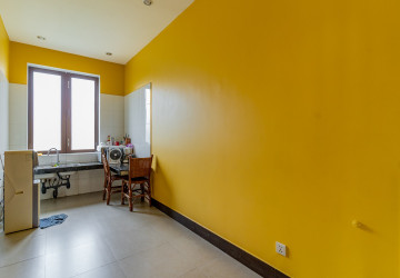 8 Room Commercial Villa For Rent - Phsar Derm Tkov, Phnom Penh thumbnail