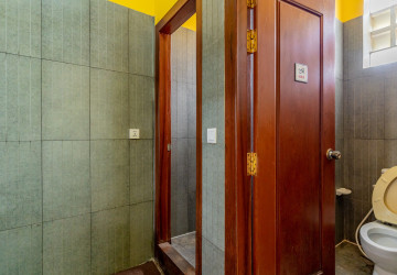 8 Room Commercial Villa For Rent - Phsar Derm Tkov, Phnom Penh thumbnail