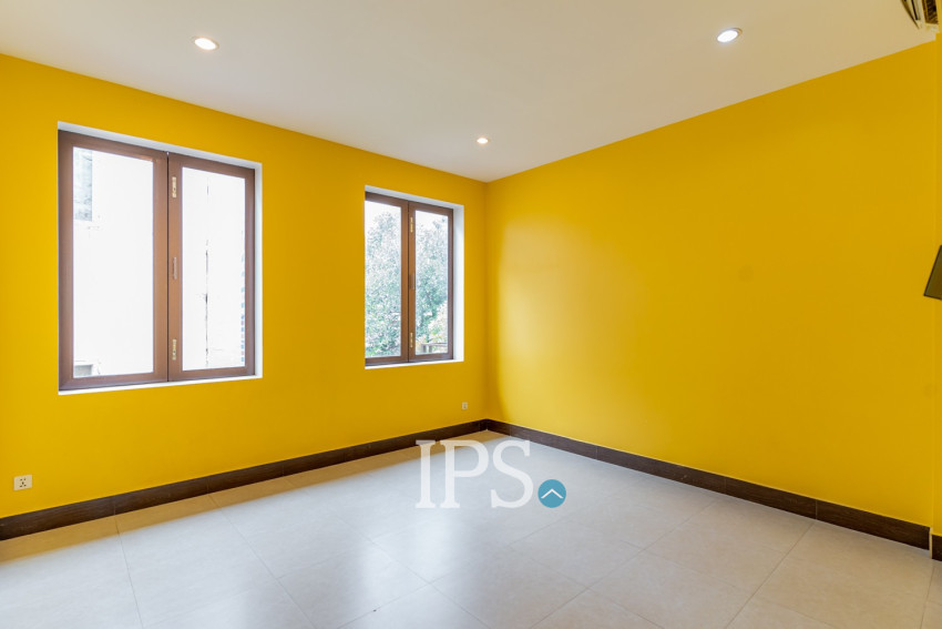 8 Room Commercial Villa For Rent - Phsar Derm Tkov, Phnom Penh