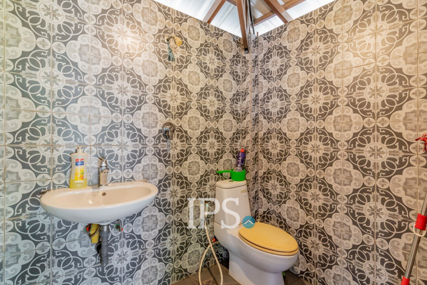 8 Room Commercial Villa For Rent - Phsar Derm Tkov, Phnom Penh