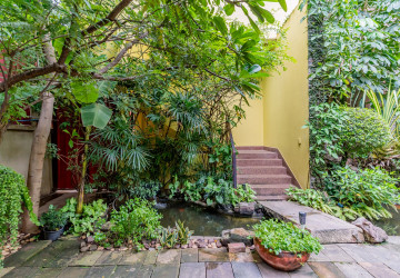 8 Room Commercial Villa For Rent - Phsar Derm Tkov, Phnom Penh thumbnail