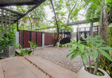 3 Bedroom House For Rent - Sala Kamreuk, Siem Reap thumbnail