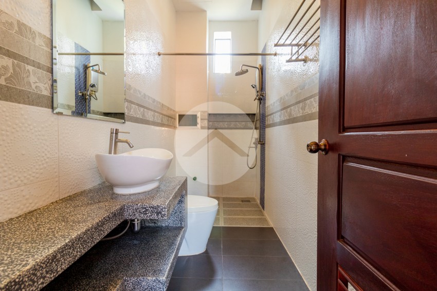 5 Bedroom Villa For Sale - Sala Kamreuk, Siem Reap