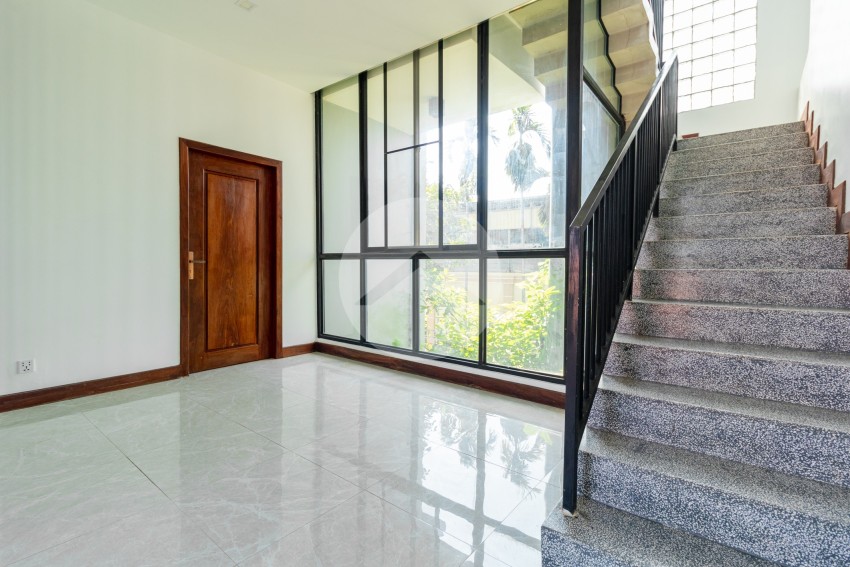 5 Bedroom Villa For Sale - Sala Kamreuk, Siem Reap