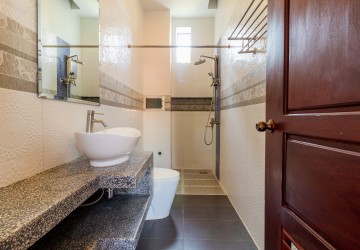 5 Bedroom Villa For Sale - Sala Kamreuk, Siem Reap thumbnail