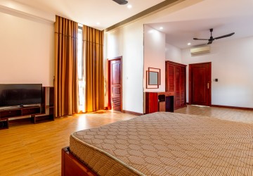 5 Bedroom Villa For Sale - Sala Kamreuk, Siem Reap thumbnail