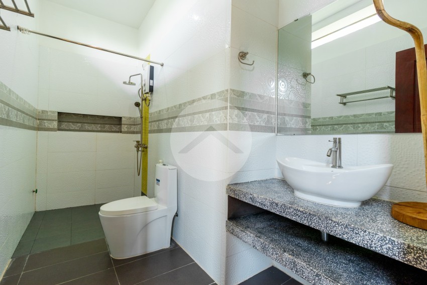 5 Bedroom Villa For Sale - Sala Kamreuk, Siem Reap