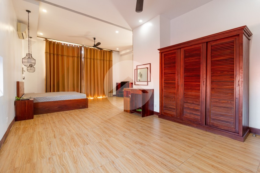 5 Bedroom Villa For Sale - Sala Kamreuk, Siem Reap