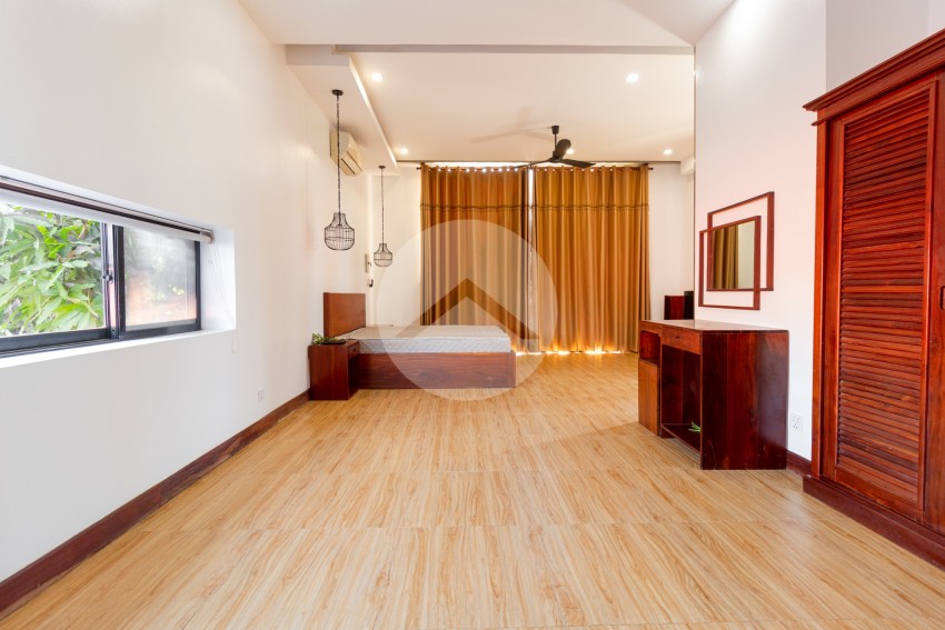 5 Bedroom Villa For Sale - Sala Kamreuk, Siem Reap