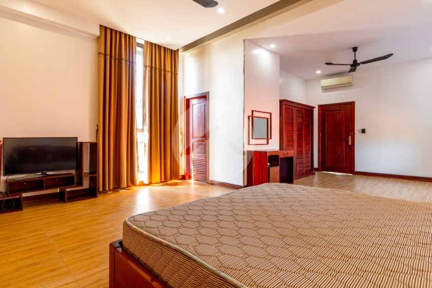 5 Bedroom Villa For Sale - Sala Kamreuk, Siem Reap