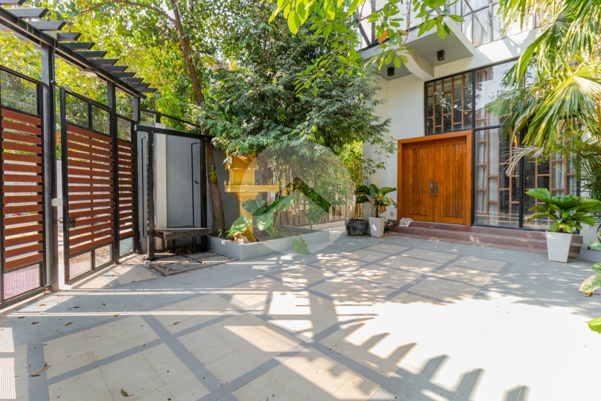 5 Bedroom Villa For Sale - Sala Kamreuk, Siem Reap