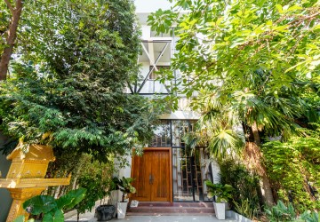 5 Bedroom Villa For Sale - Sala Kamreuk, Siem Reap thumbnail