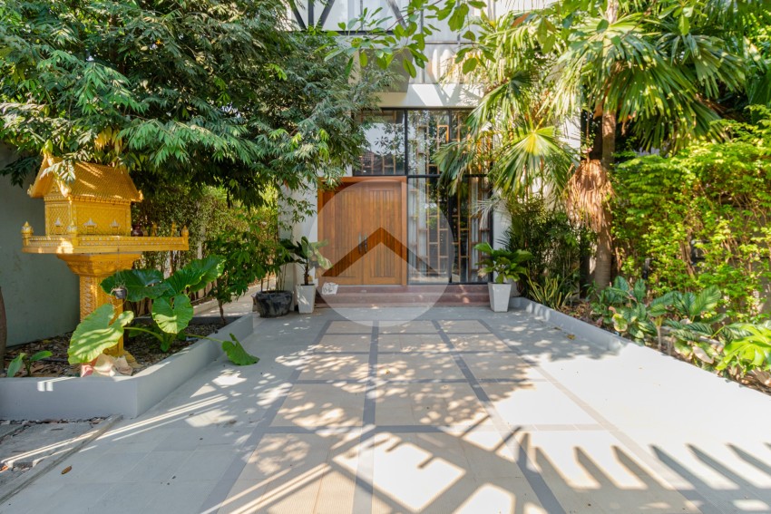 5 Bedroom Villa For Sale - Sala Kamreuk, Siem Reap