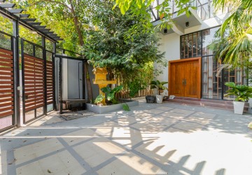 5 Bedroom Villa For Sale - Sala Kamreuk, Siem Reap thumbnail