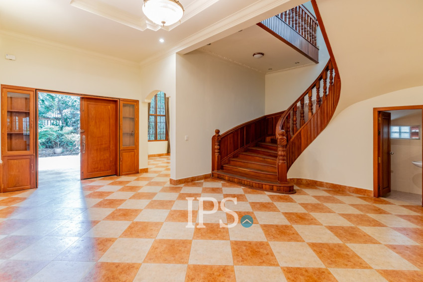 5 Bedroom Villa For Rent - BKK1, Phnom Penh