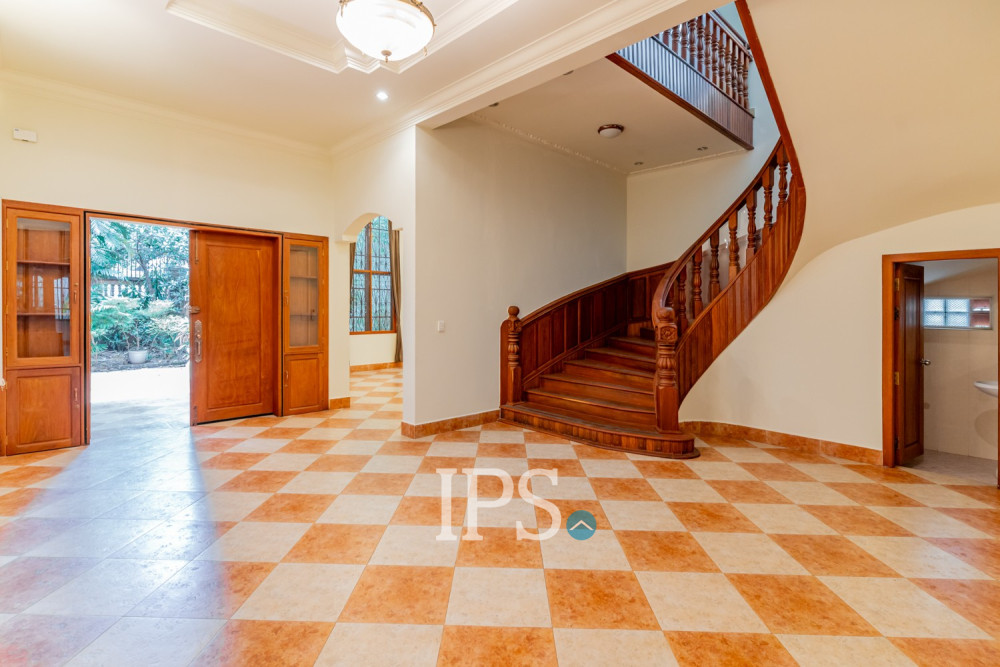 5 Bedroom Villa For Rent - BKK1, Phnom Penh - Image 8